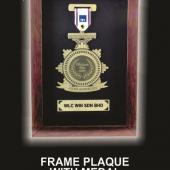 FRAME PAQUE WITH MEDAL